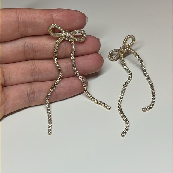 Gold dangly earrings - Picture 3 of 5